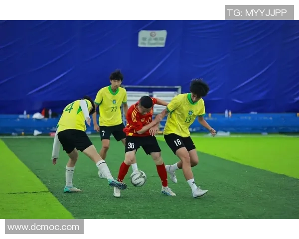 足球明星带球过庄的精彩瞬间与背后的训练故事揭秘