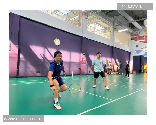 成都羽毛球队在锦标赛中的默契配合与战术分析探讨